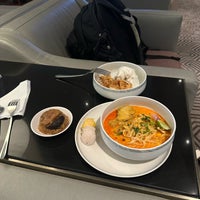 Photo taken at Singapore Airlines SilverKris Lounge by Stephanie W. on 2/10/2024
