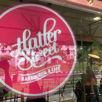 รูปภาพถ่ายที่ Hatter Street Bakehouse &amp;amp; Café โดย Dave C. เมื่อ 6/9/2018