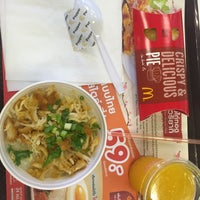 Photo taken at McDonald&amp;#39;s by Pearii on 9/10/2015
