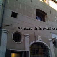 Das Foto wurde bei Palazzo delle Misture von Palazzo delle Misture am 4/1/2016 aufgenommen