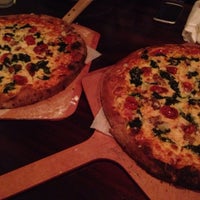 Снимок сделан в Joe Mama&amp;#39;s Pizza пользователем sonay b. 11/12/2014