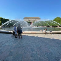 Photo taken at National Gallery of Art Sculpture Garden Ice Rink by Randy on 4/24/2022