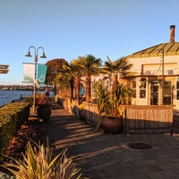 Photo taken at Duke&#39;s Seafood &amp; Chowder by Randy on 10/29/2019