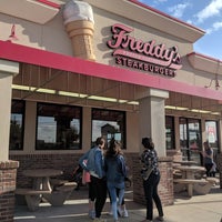 Photo taken at Freddy&amp;#39;s Frozen Custard and Steakburgers by Randy on 3/29/2019