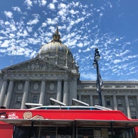 Photo taken at Off the Grid: Civic Center by Max E. on 7/13/2018