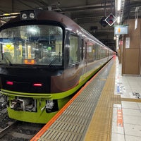 Photo taken at JR Platforms 6-7 by とめ on 9/18/2022