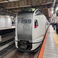 Photo taken at JR Platforms 5-6 by とめ on 11/2/2023