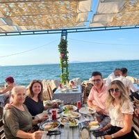 Photo taken at Ünsal Balık Restaurant by Tufi77 on 7/13/2022