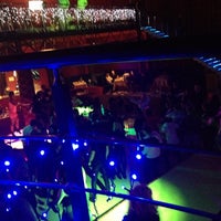 รูปภาพถ่ายที่ Royal Night Club โดย Valeria เมื่อ 12/21/2012