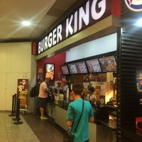 Photo taken at Burger King by Fabricio on 7/14/2016