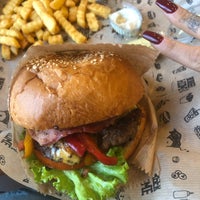 Foto scattata a Burger Home da Onur Y. il 1/8/2022
