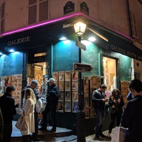 Photo taken at Galerie Butte Montmartre by Elle on 11/3/2018
