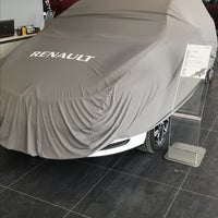 Foto diambil di Renault | Sarar Otomotiv oleh Abdülkadir Şevik pada 9/23/2017