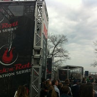 Photo taken at Rock &amp;#39;n&amp;#39; Roll Usa Marathon FINISH Line by Tyrone S. on 3/16/2013