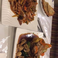 2/14/2018 tarihinde Karen L.ziyaretçi tarafından Shanghai Restaurant'de çekilen fotoğraf