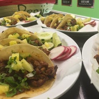Foto scattata a Benji&amp;#39;s Taqueria Mexican Grill da Benji&amp;#39;s Taqueria Mexican Grill il 9/12/2016
