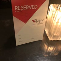 2/4/2018 tarihinde Raj T.ziyaretçi tarafından Red Koi Thai &amp;amp; Sushi Lounge'de çekilen fotoğraf