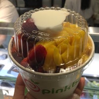 Photo taken at Pinkberry by Mei on 3/19/2017