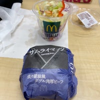 Photo taken at McDonald&amp;#39;s by Taiga K. on 11/30/2022