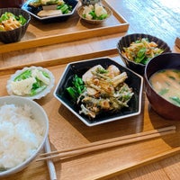 Photo taken at まかでき食堂 by Kasumi H. on 4/27/2022