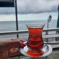 Das Foto wurde bei Mavi Yeşil Restaurant von Yağmur am 9/15/2023 aufgenommen
