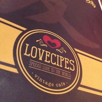 Foto tirada no(a) LOVECIPES Cafe 爱心味 por Cheryl L. em 9/28/2014