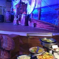 Foto diambil di Port Restaurant oleh Popsie Blue C. pada 10/31/2017