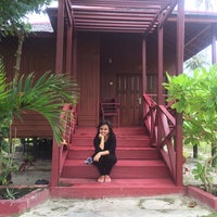 Derawan Beach Cafe Cottage Resort