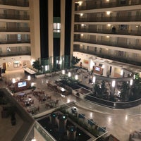 Das Foto wurde bei Embassy Suites by Hilton von Kenny L. am 12/12/2019 aufgenommen