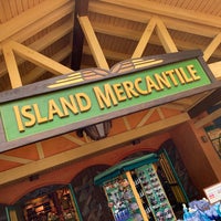 Photo taken at Island Mercantile by Gustavo M. on 9/9/2019