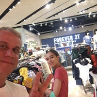 Photo taken at Forever 21 by Sacha C. on 12/29/2018