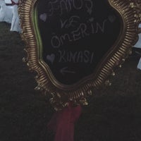 Photo taken at Kale Cafe &amp;amp; Paintball &amp;amp; Kır Düğünü by Sinem Selenay⚓️👩🏻‍🍳 on 8/17/2018