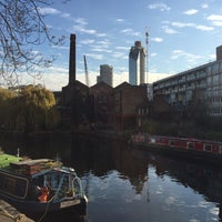 Photo taken at Regent&amp;#39;s Canal Towpath (St Pancras) by Londowl on 12/2/2017
