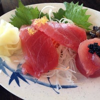 Foto diambil di Jaws Sushi oleh Kevin L. pada 9/24/2013
