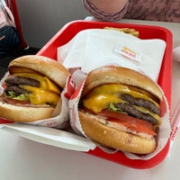 Photo taken at In-N-Out Burger by Рамиль on 5/11/2024