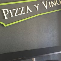 Photo taken at Pizza y Vino by Francisco T. on 9/11/2016