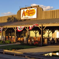Photo taken at Cracker Barrel Old Country Store by Luis Miguel L. on 10/5/2018