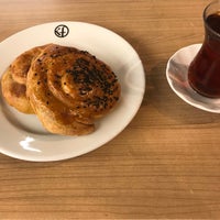 Photo taken at Komşufırın by Barkın H. on 3/11/2018