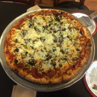Снимок сделан в Rosati&amp;#39;s Pizza пользователем Chris N. 2/28/2015
