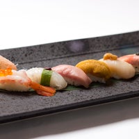 Foto tirada no(a) Mizuki Japanese Cuisine &amp;amp; Sushi por Mizuki Japanese Cuisine &amp;amp; Sushi em 12/8/2013