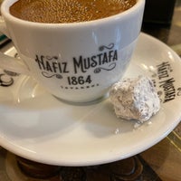 Photo taken at Edebiyat Kıraathanesi by Mhtp on 5/10/2024
