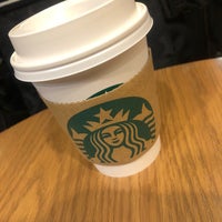 Photo taken at Starbucks by そんちょん on 1/22/2018