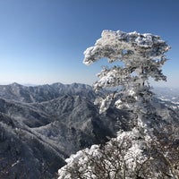 Photo taken at 설천봉 by Vsevolod P. on 2/13/2018