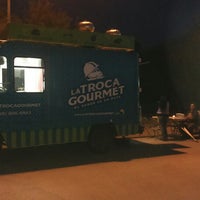 Foto scattata a La Troca Gourmet Food Truck da Nano chao il 8/21/2014