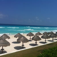 รูปภาพถ่ายที่ Paradisus Cancún โดย M?ica D. เมื่อ 4/16/2013