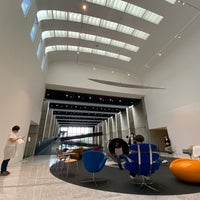 Photo taken at 武蔵野美術大学 美術館・図書館 by よしまさ on 9/23/2022