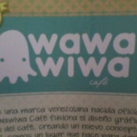 Foto tomada en Wawawiwa Café (Oficial)  por Antonio C. el 10/6/2012