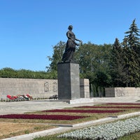 Photo taken at Монумент «Мать-Родина» by Romazi on 7/17/2021