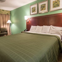 Foto tirada no(a) Quality Inn &amp;amp; Suites Hollywood Boulevard Port Everglades Cruise Port Hotel por izzy f. em 11/7/2014