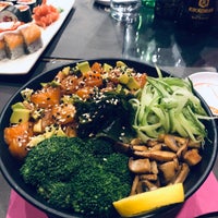 Foto diambil di Go Sushi oleh Iva pada 12/4/2019